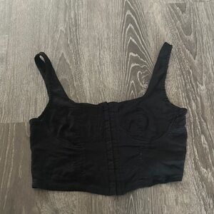 Black cropped tank